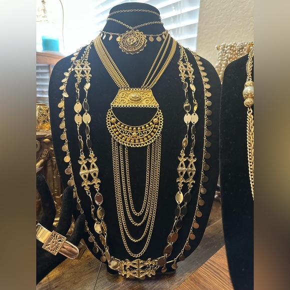 Vintage to Modern Jewelry Show! Tuesday! May 20th at 10:00am PST! - Picture 3 of 10